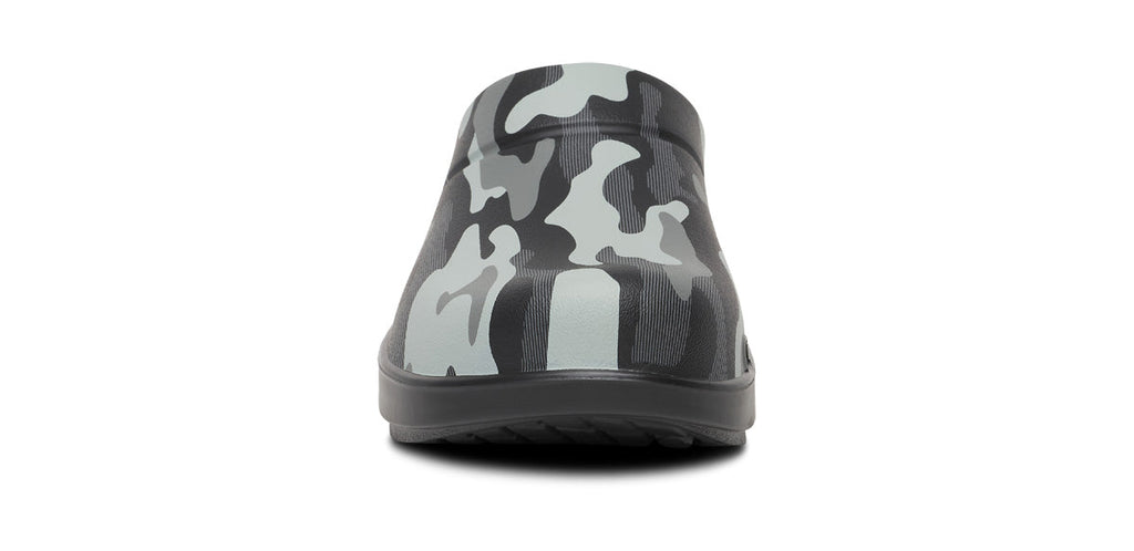 OOFOS Men's OOcloog Luxe Clog - Night Camo