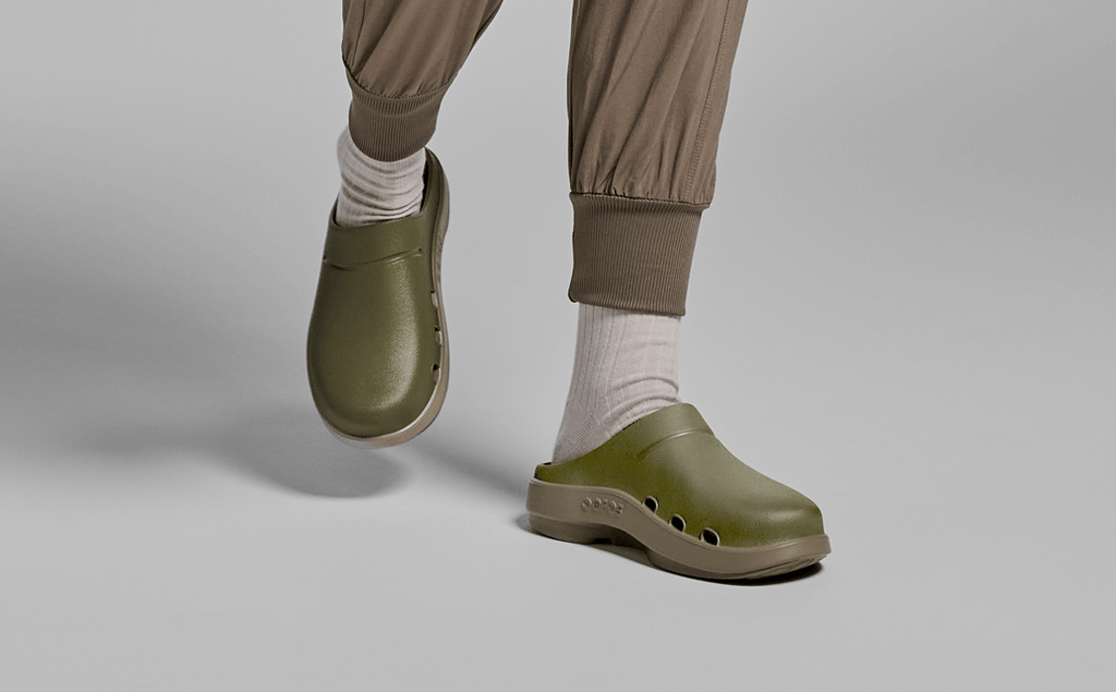 OOFOS Women's OOcloog Stacked Clog - Foliage