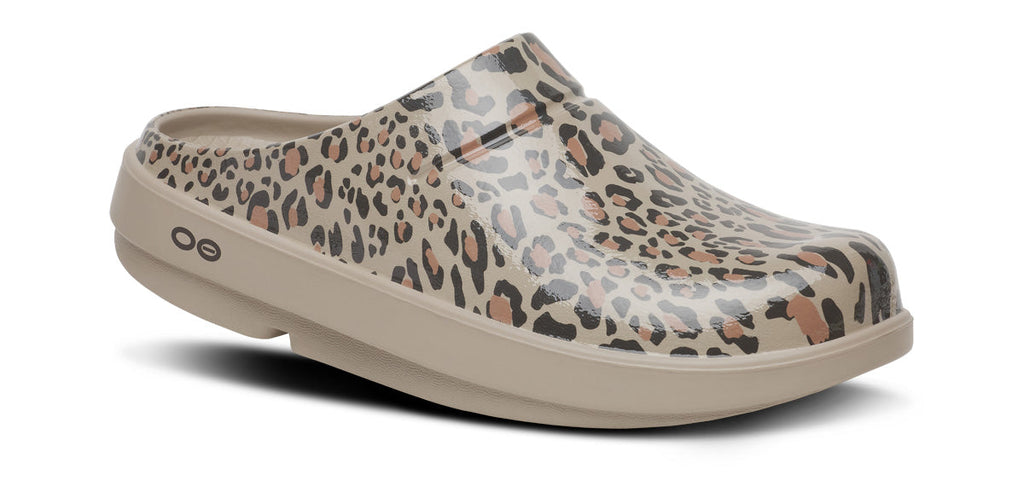 OOFOS Women's OOcloog Limited Edition Clog - Nomad Leopard