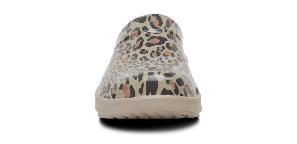 OOFOS Women's OOcloog Limited Edition Clog - Nomad Leopard