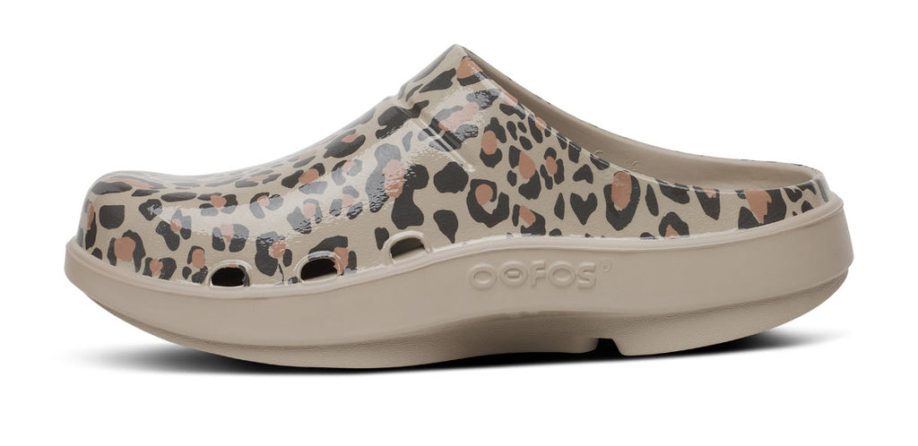 OOFOS Women's OOcloog Limited Edition Clog - Nomad Leopard