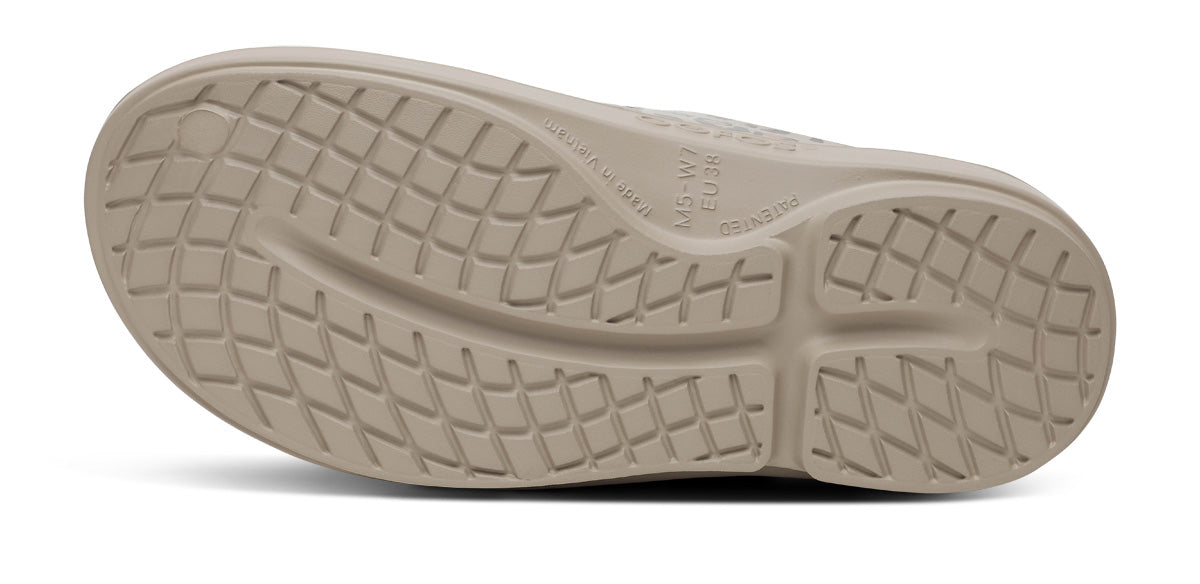 OOFOS Women's OOcloog Limited Edition Clog - Nomad Leopard