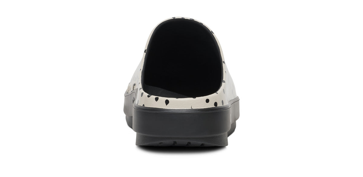 OOFOS Women's OOcloog Limited Edition Clog - Pebble