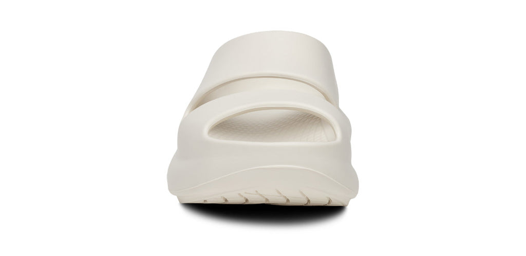 OOFOS Women's OOyea Slide Sandal - Chalk
