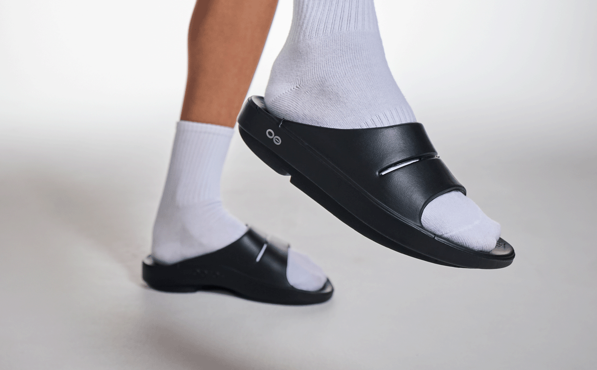 OOFOS Women's OOahh Slide Sandal - Black