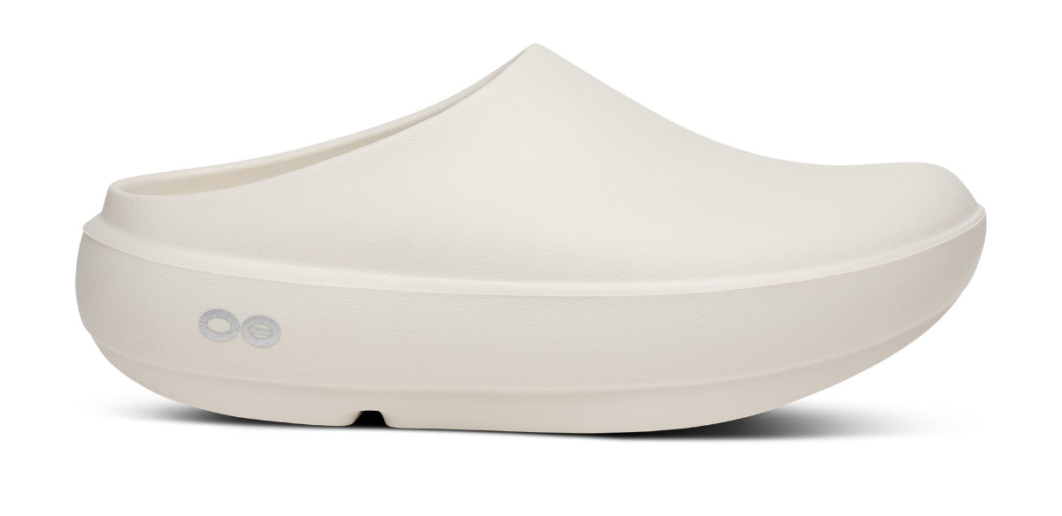 OOFOS Women's Cloog PLUS Clog - Chalk
