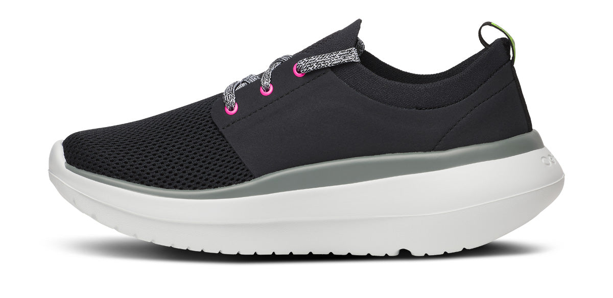 OOFOS Women's OOmy Stride Sneakers - White Black