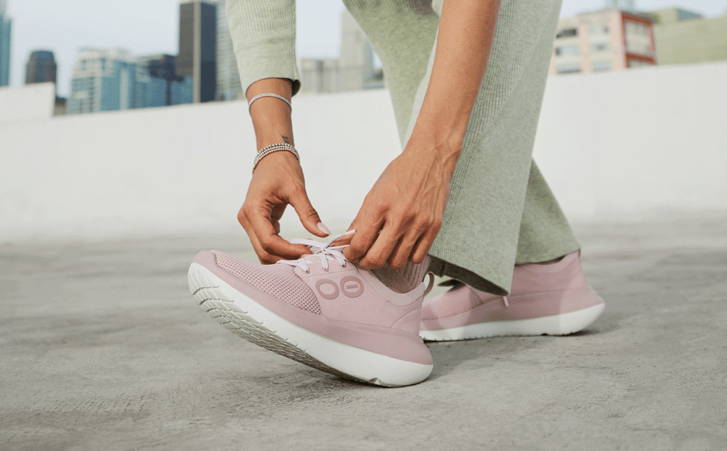 OOFOS Women's OOmy Stride Sneakers - Stardust