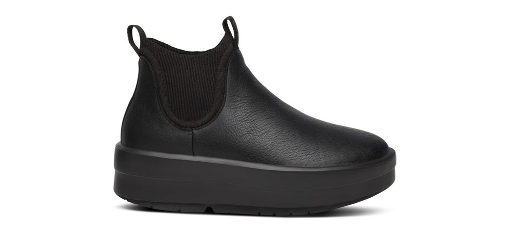 OOFOS Women's OOmega Leather Londoner Boots - Black