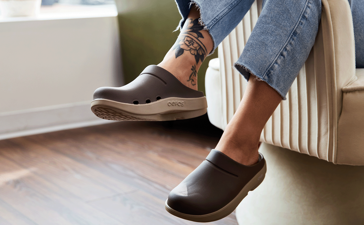 OOFOS Women's OOcloog Stacked Clog - Portobello