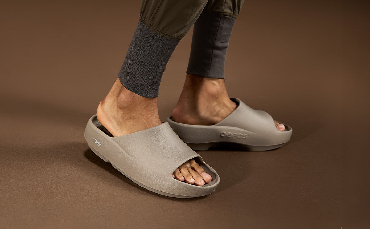 OOFOS Men's OOahh PLUS Slide Sandal - Driftwood