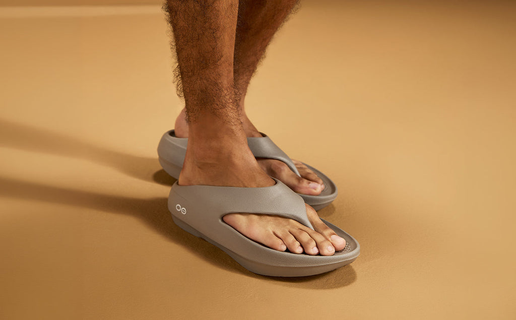 OOFOS Men's OOriginal PLUS Flip-Flop Sandals - Driftwood