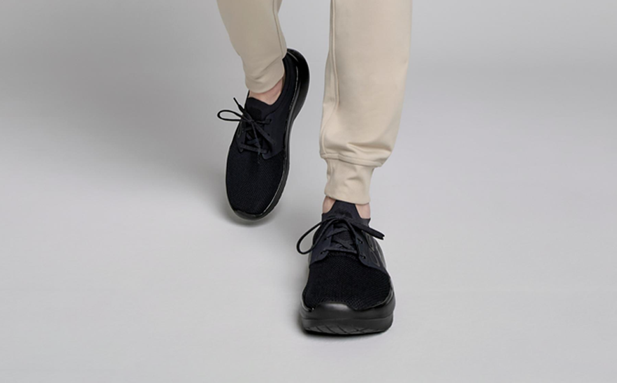 OOFOS Men's OOmy Stride Sneakers - Black