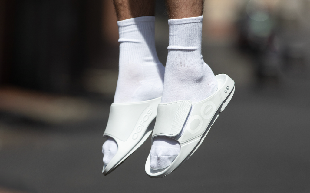 OOFOS Men's OOahh Sport Flex Slide Sandals - White