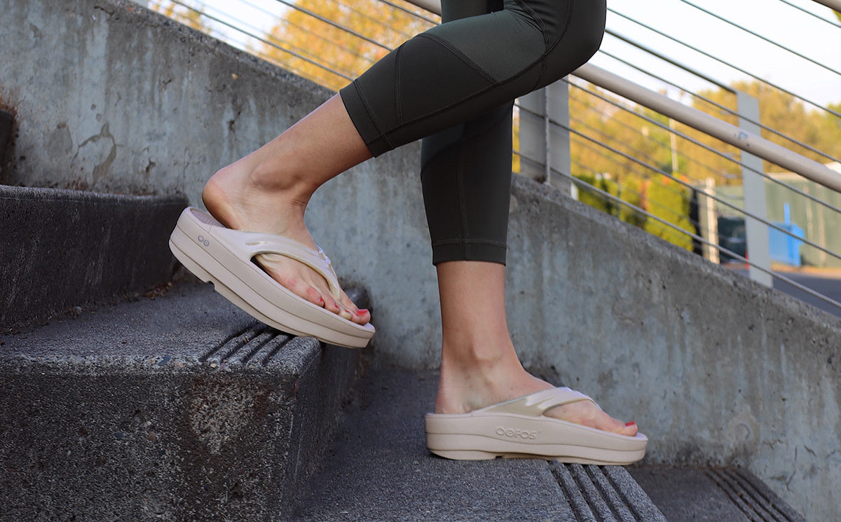 OOFOS Women's OOmega OOlala Flip-Flop Sandals - Nomad