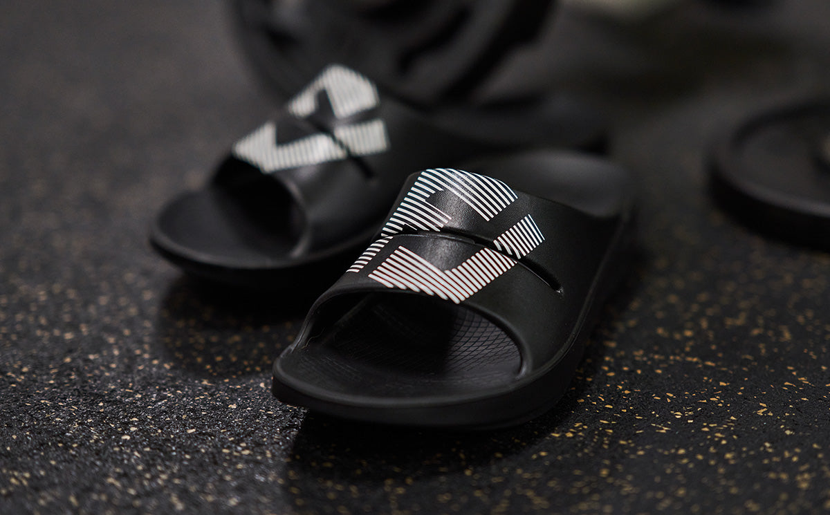OOFOS FJ x Men's OOahh Sport Slide Sandal - Black