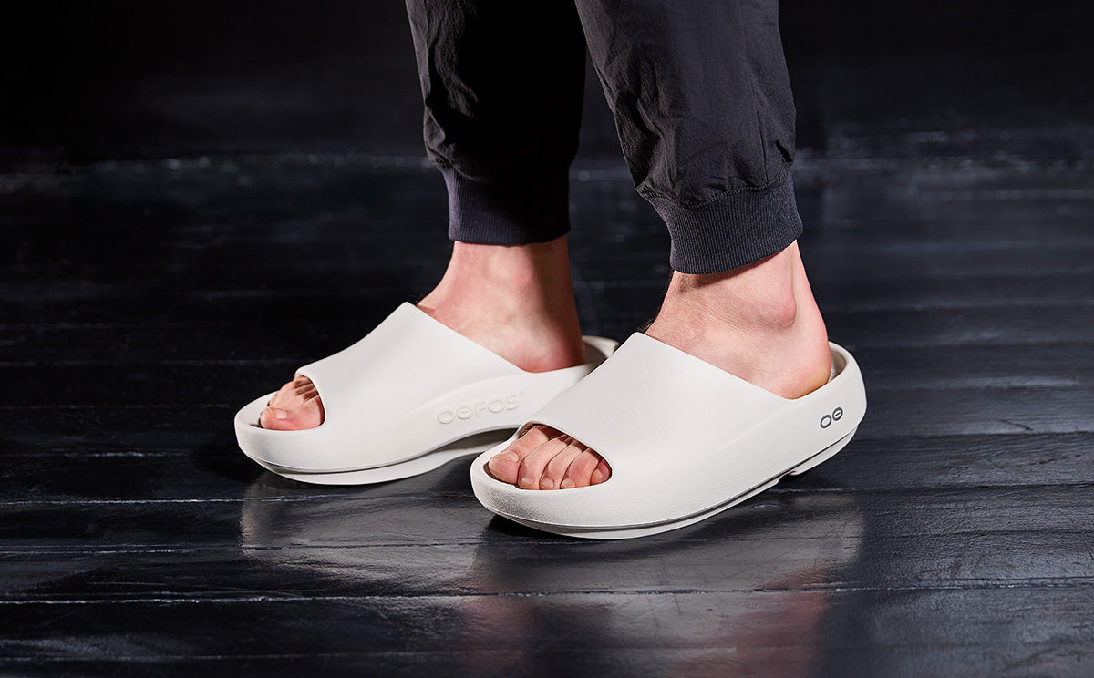 OOFOS Men's OOahh PLUS Slide Sandal - Chalk