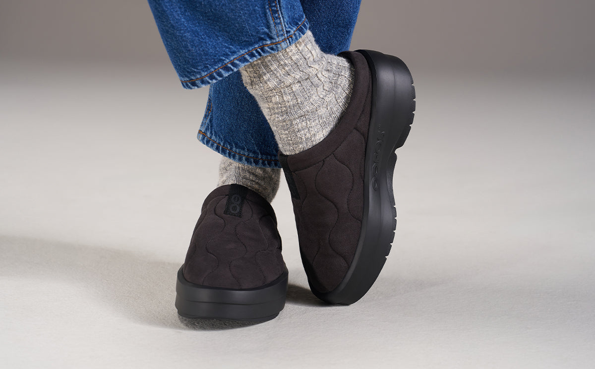 OOFOS Women's OOmega Posh Mule Slippers - Black