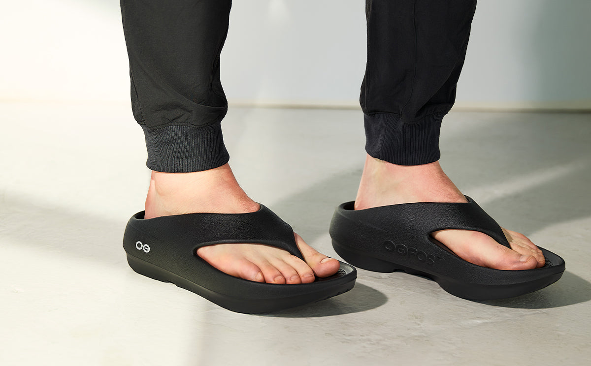 OOFOS Men's OOriginal PLUS Flip-Flop Sandals - Black