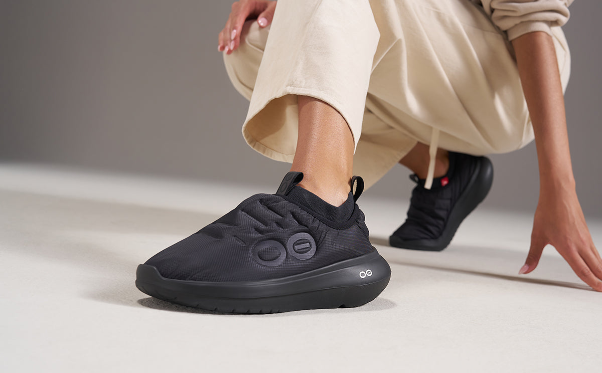 OOFOS Women's Roam Thermo Sneakers - Black