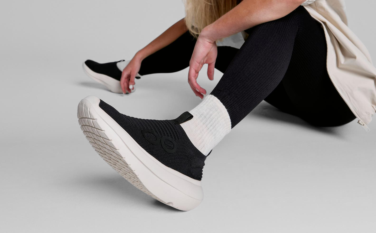 OOFOS Women's OOmy Zen Sneakers - Chalk Black