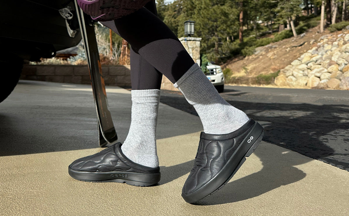 OOFOS Women's OOcoozie Thermo Mule Slippers - Black