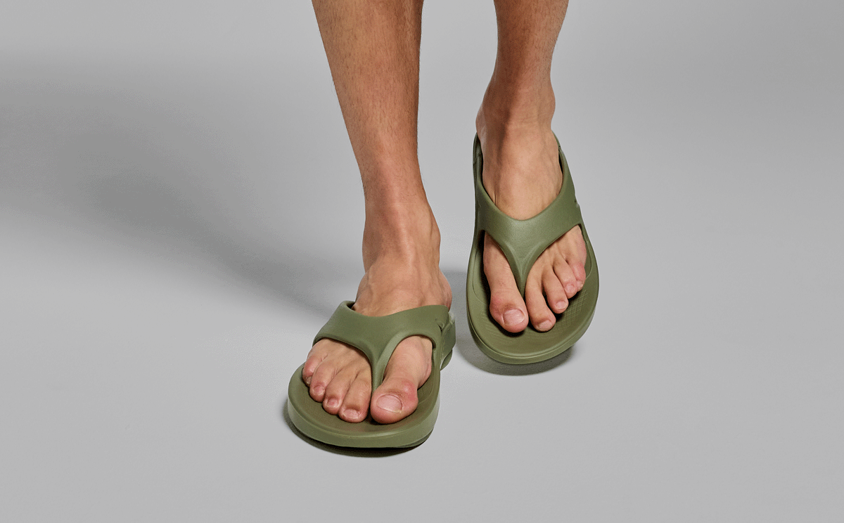 OOFOS Men's OOriginal Flip-Flop Sandals - Foliage