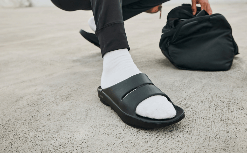 OOFOS Men's OOahh Slide Sandal - Black
