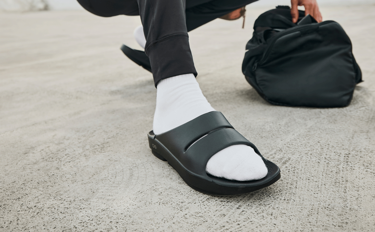 OOFOS Men's OOahh Slide Sandal - Black