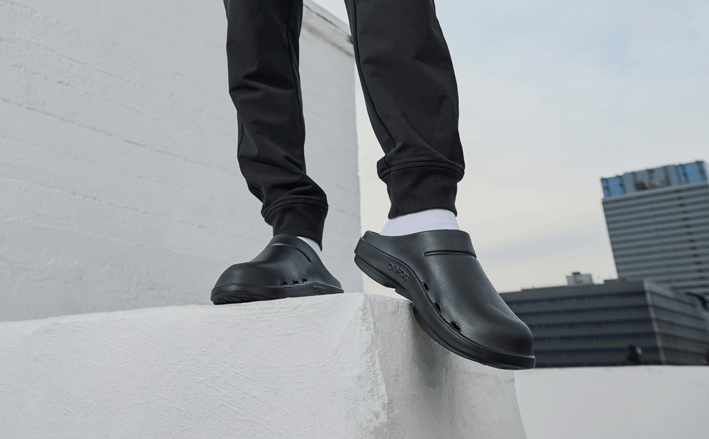 OOFOS Men's OOcloog Clog - Black