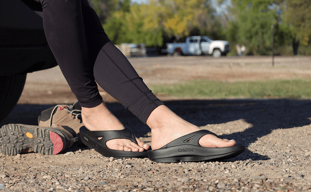 OOFOS Women's OOriginal Flip-Flop Sandals - Black